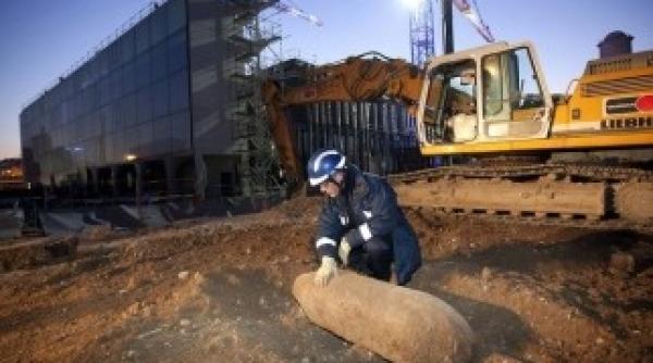 marsilia doi muncitori raniti in urma exploziei unei bombe din al doilea razboi mondial