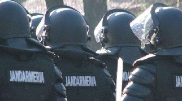 protest spontan al pdl in fata primariei capitalei unde sunt dubele jandarmeriei