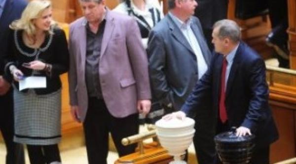 opozitia ar putea reveni in parlament pentru ridicarea imunitatii lui boldea