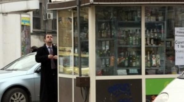 sorin oprescu pune la pamant chioscurile din piata unirii