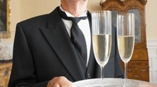 se cauta majordom pentru regina marii britanii vezi care este salariul oferit