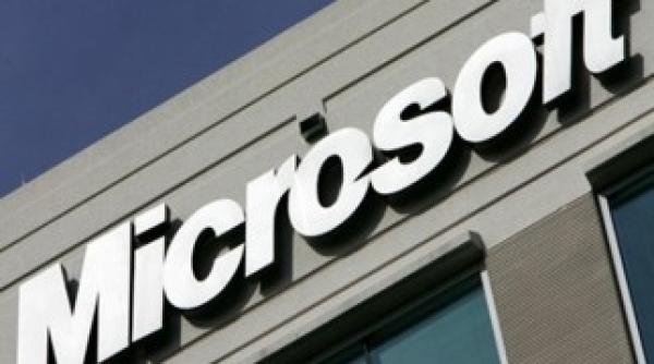 microsoft aflata in conflict cu motorola muta distributia de software pentru europa