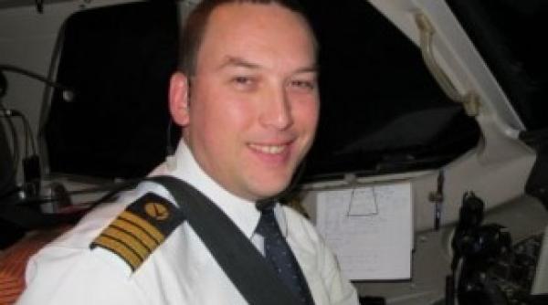 fiul lui dumitru prunariu pilot comandant aschia nu sare departe de trunchi