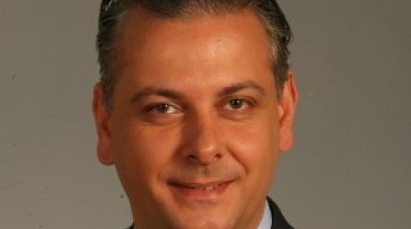 vezi cine trebuie sa puna un zambet pe buzele angajatului din turism