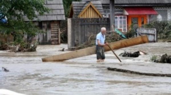 cod galben de inundatii in zece judete