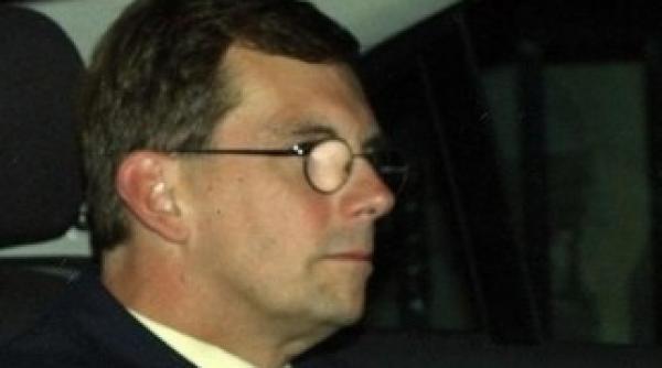 facebook si twitter ar trebui spionate vezi cine spune