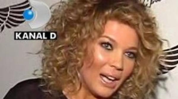 gina pistol dezvaluiri de femeie singura