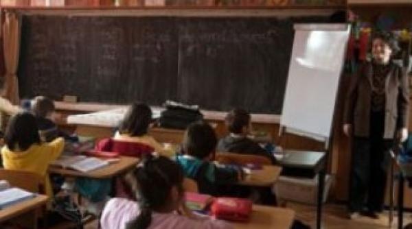 ministerul educatiei vrea munca dubla de la profesorii de romana