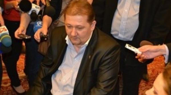ionut chisalita a venit in scaunul cu rotile la parlament