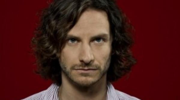 un cover incredibil dupa gotye somebody that i used to know