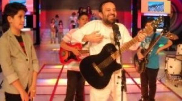 ioan gyuri pascu canta la televiziunea copiilor nu te lasa