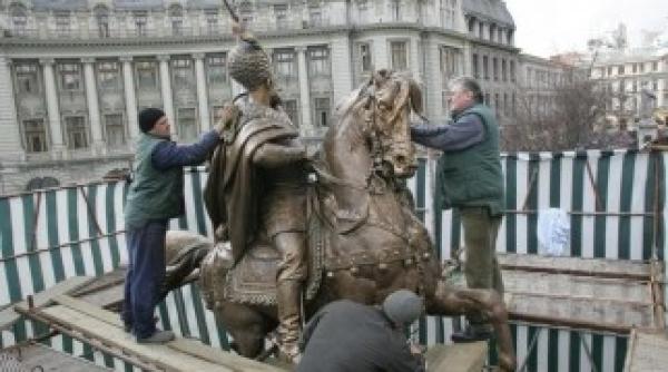 statuile de la universitate revin pe fostul amplasament