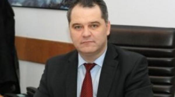 ungureanu l a eliberat din functie pe cristian apostol secretar de stat in ministerul mediului