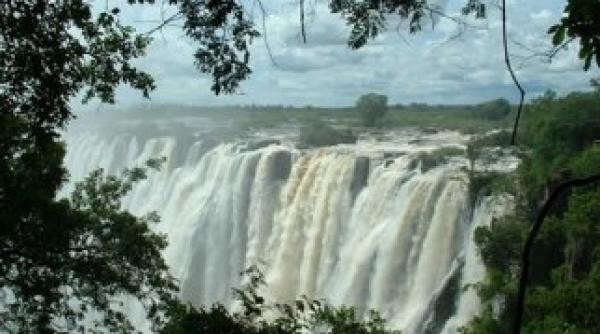 piscina diavolului casa amatorilor de senzatii tari video