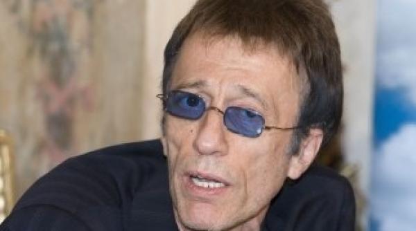 robin gibb membru al trupei bee gees a murit video