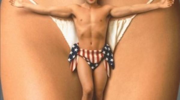 robert negoita rastignit intre picioarele unei femei foto