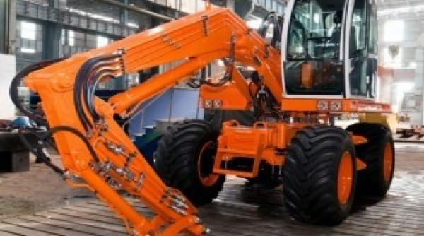 primul excavator romanesc dupa aproape 10 ani