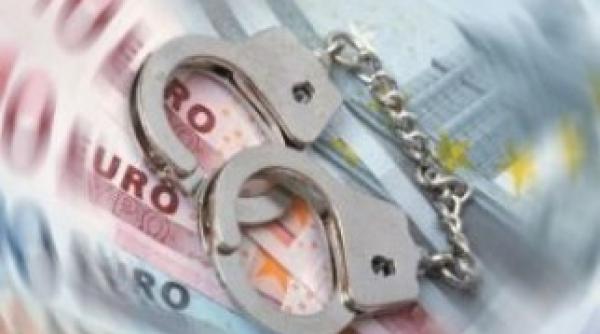 functionari retinuti dupa ce au luat mita pentru vanzarea de spatii in centrul istoric