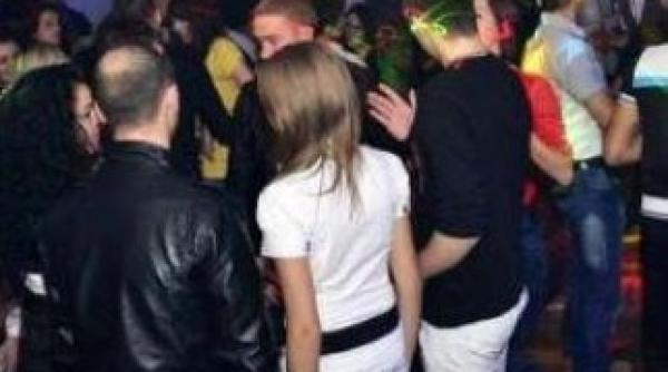 neamt amenintati cu arme de vanatoare la discoteca