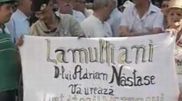 zeci de sustinatori i au cantat la multi ani lui nastase