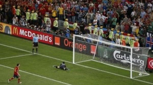 euro 2012 spania este in finala dupa ce a invins portugalia scor 4 2