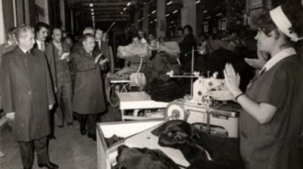 reportaj politica si masina de cusut