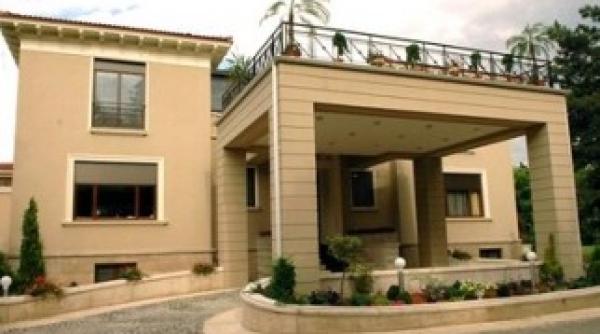 luxul lui basescu trei milioane de euro pentru casele presedintelui