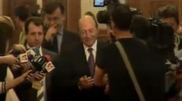 basescu a ajuns la parlament doi parlamentari au revenit in pdl