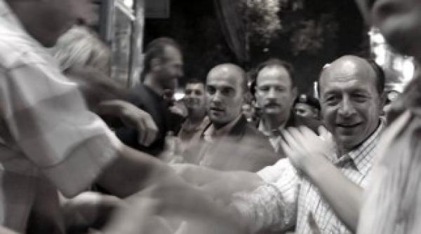 cum a fost suspendat traian basescu in 2007