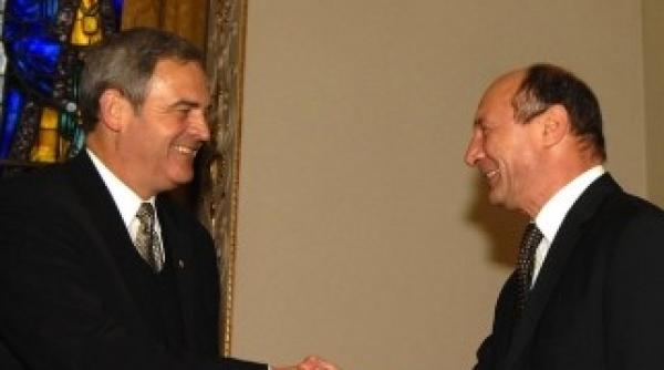 tokes cu toate armele de partea lui traian basescu