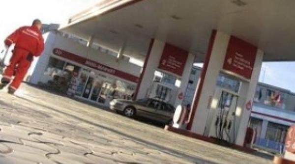 o poseta cu 13 000 de euro uitata intr o benzinarie predata posesoarei