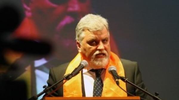 crin antonescu si a numit succesorul la senat este un fost om al pdl