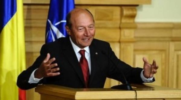 vezi cum a cerut traian basescu sa i se adreseze jurnalistul tvr