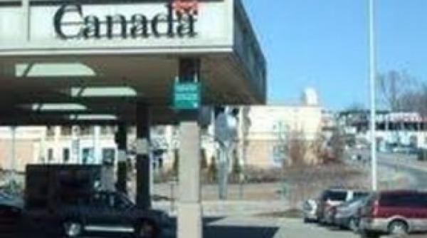 canada cetateni romani retinuti pentru ca au intrat clandestin in tara