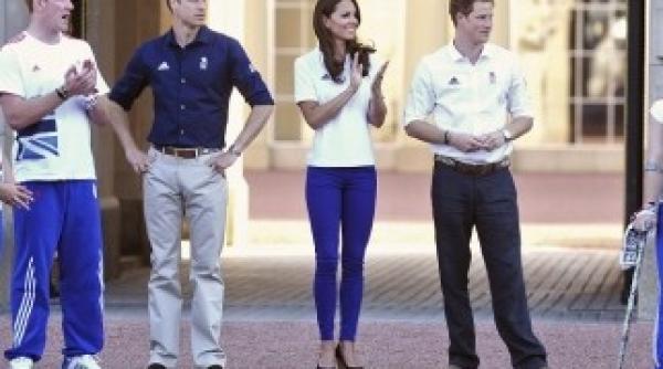 jo 2012 printul william a asistat la trecerea stafetei tortei olimpice