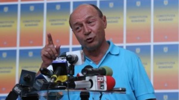 basescu ameninta direct un chestor nu stiu daca e bine domnu chestor