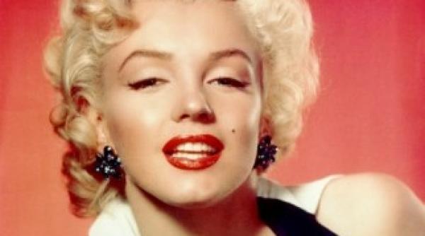 marilyn monroe in 10 ipostze