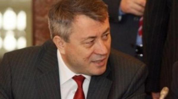 chestorul amenintat de basescu nu mi dau demisia