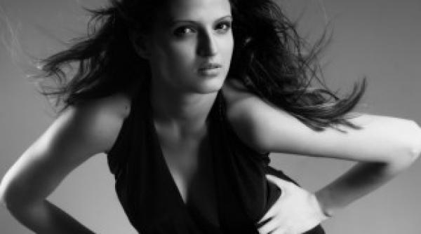 diana una dintre manechinele lui mazare am facut un tur de promovare in drum spre vot