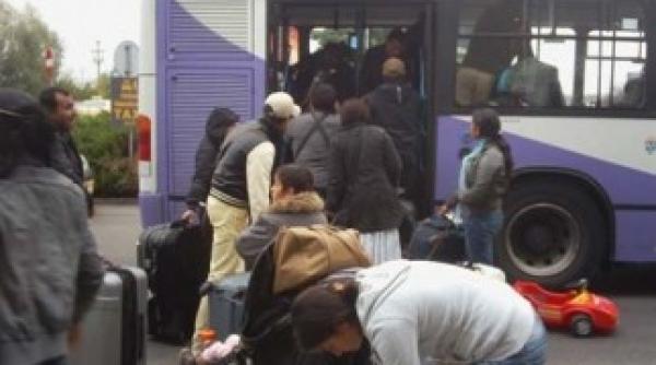 hollande expulzeaza rromii la fel ca sarkozy