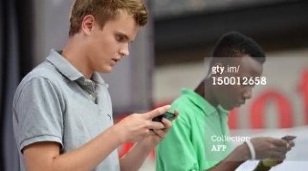 vezi cine e dublu campion al sua la trimiterea de sms uri