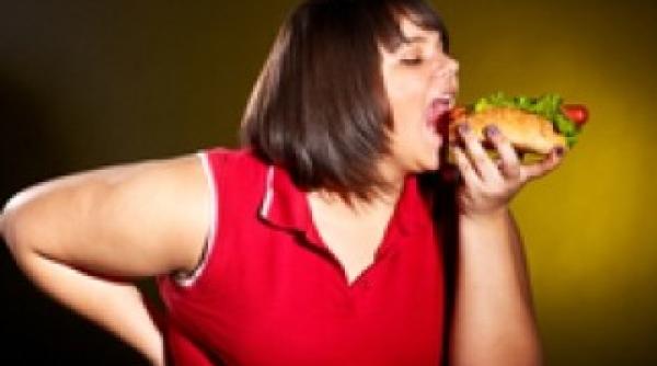 cinci trucuri ca sa nu spargi frigiderul noaptea