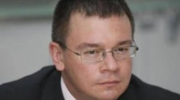 ungureanu decis sa candideze la parlamentare dar nu s a hotarat pentru ce