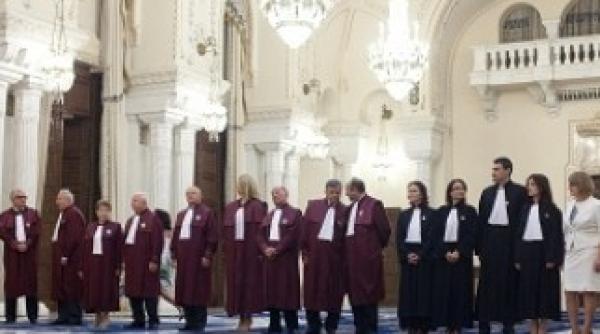 ccr se intruneste miercuri pentru citirea hotararii privind referendumul