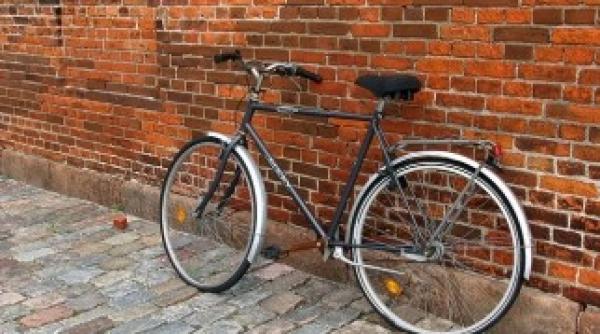 un barbat a murit dupa ce un zid s a prabusit peste el