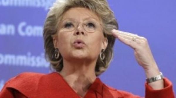 reactia lui viviane reding referitoare la expulzarea rromilor din franta