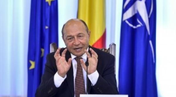 ce cuvant a evitat sa foloseasca basescu in discursul de la revenire