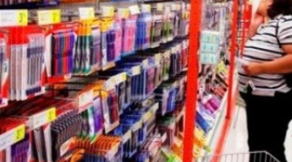 cat costa pentru parinti inceperea anului scolar ghiozdan 186 lei penar 50 lei caiet 37 lei