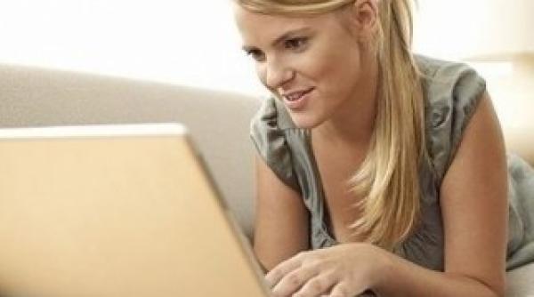 se lanseaza singuratatea vine pe facebook de dan cipariu