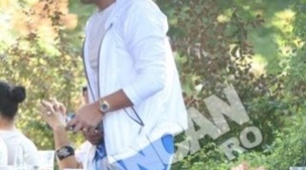 ginerele lui basescu nonconformist asorteaza la treninng ceasul de aur rolex